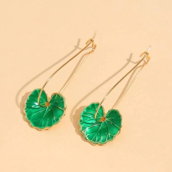 🪷 Awesome Water Lily Pad Hoop Earrings 🪷 - Picture 4 of 4